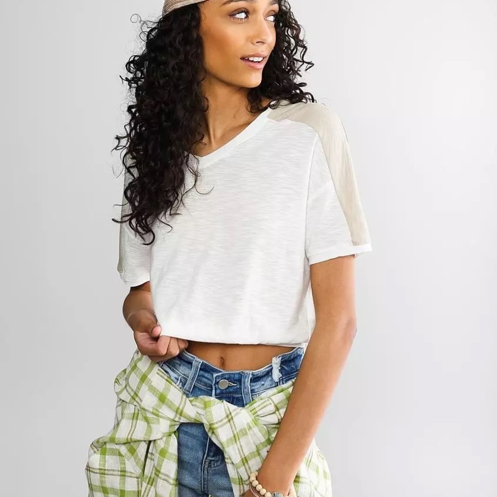 NWOT Buckle White Crop Top